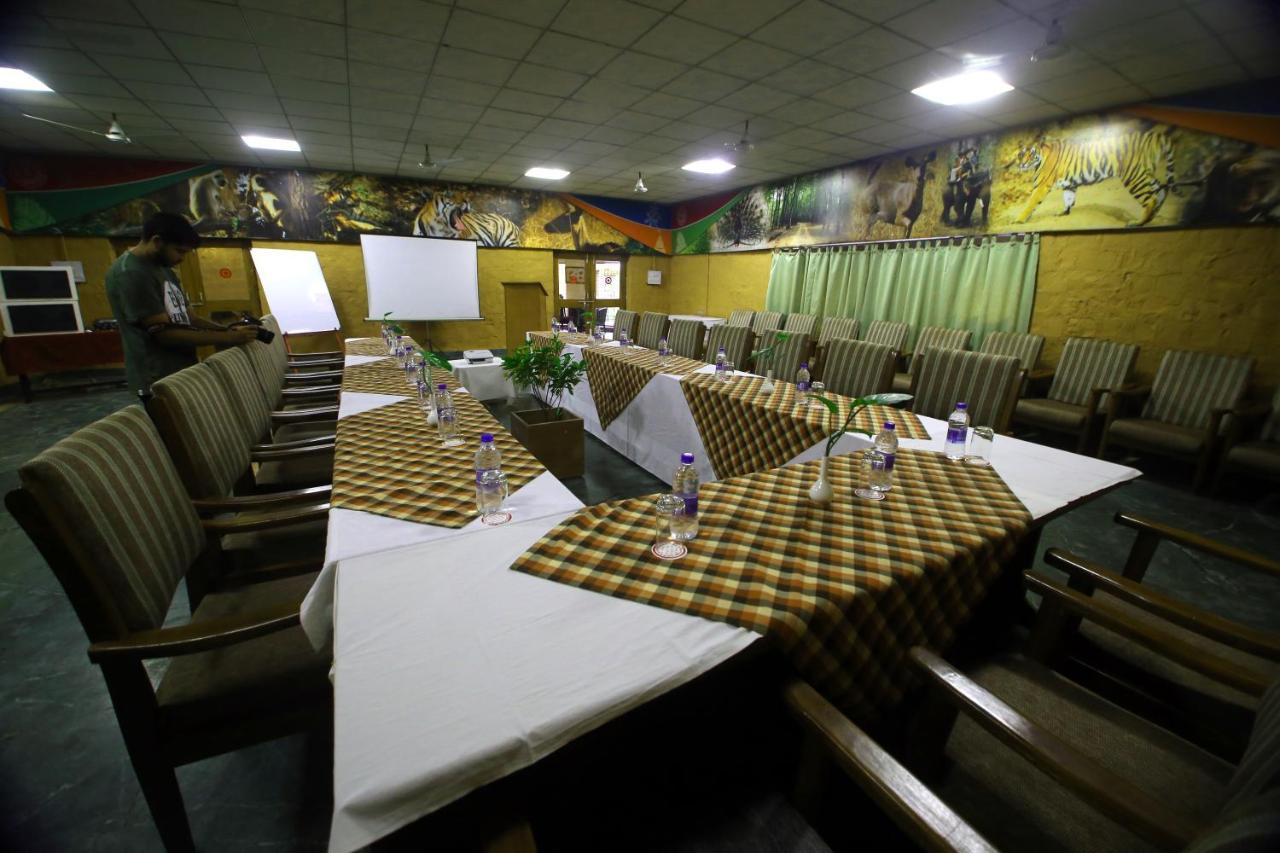 Mpt White Tiger Forest Lodge Tala  Bagian luar foto