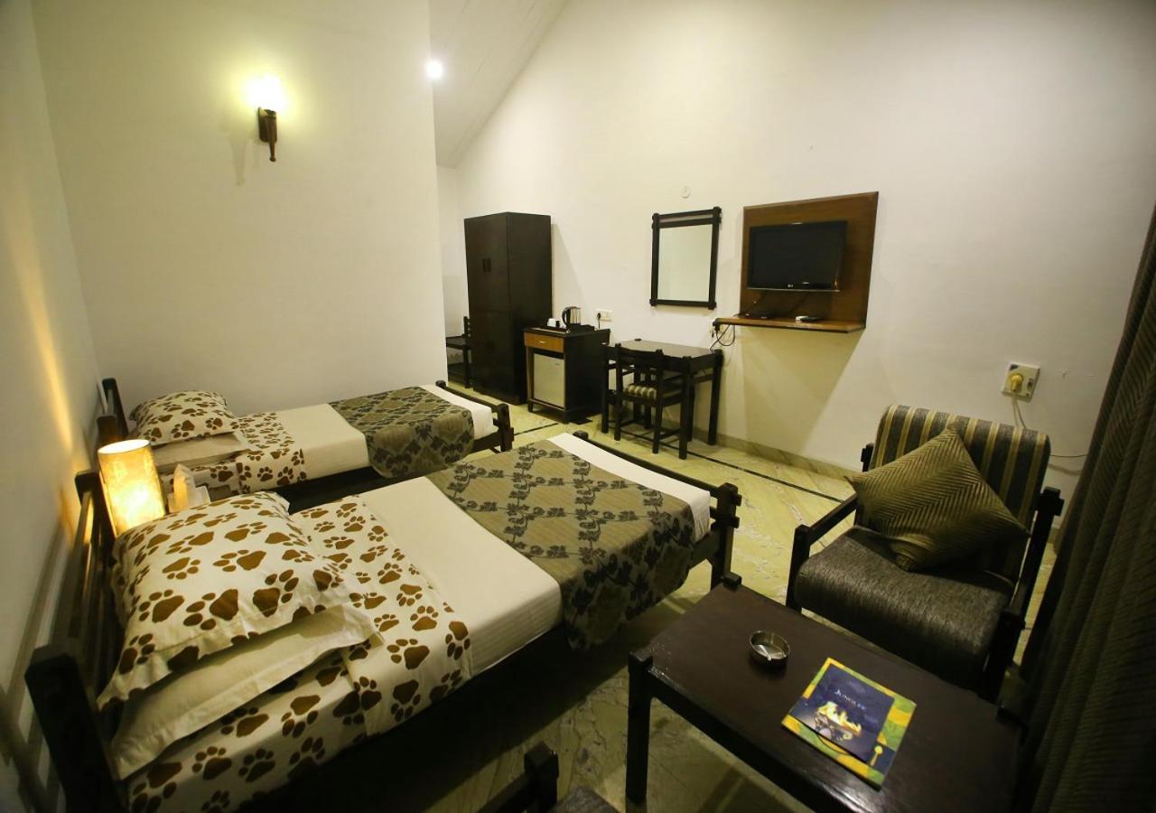 Mpt White Tiger Forest Lodge Tala  Bagian luar foto